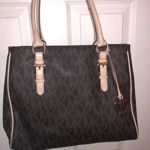 Michael Kors satchel signature style